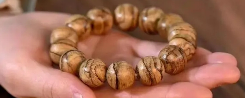 沉香怎么盤(pán)玩手串