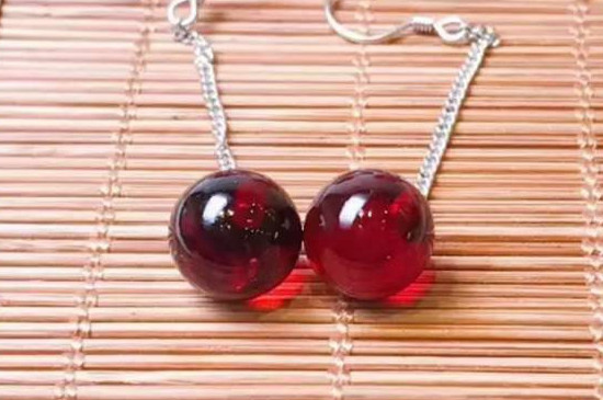 血珀不適合什么人佩戴