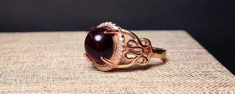 血珀是瑪瑙的一種嗎