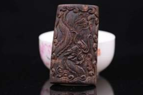 沉香牌子佩戴有什么講究