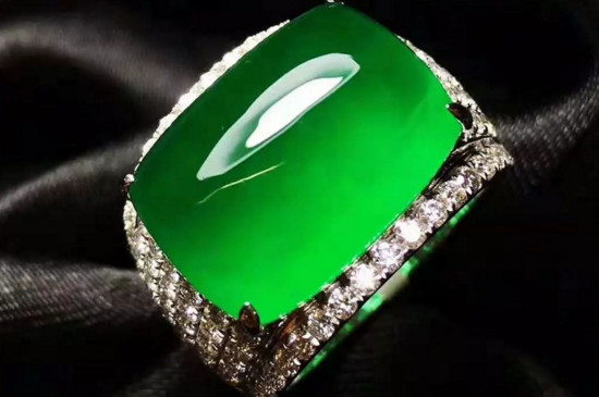 祖母綠適合男士帶嗎，男士帶祖母綠的禁忌