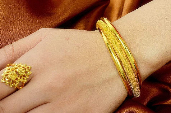 黃金像掉漆似的咋回事