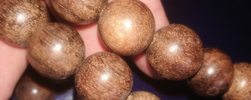 沉香木手串的正確盤法