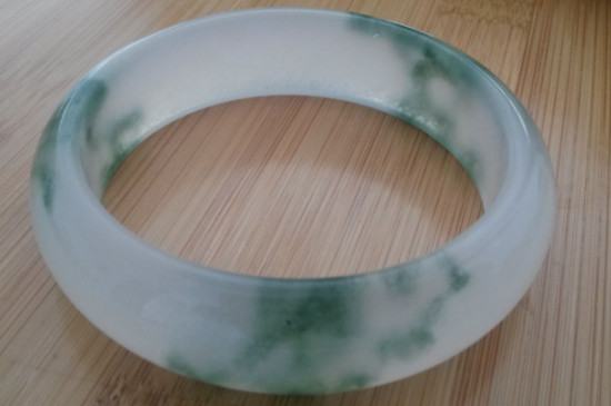 石英巖質(zhì)玉是天然玉嗎