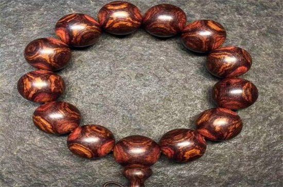 女人能帶黃花梨手串嗎