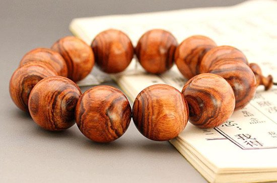 海南黃花梨手串怎么盤玩保養(yǎng)