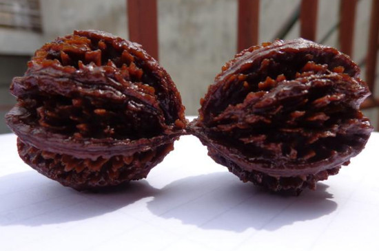 如何盤出一對好核桃