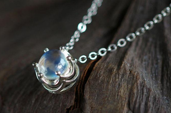 灰月光白月光石不同功效