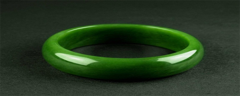 東陵玉手鐲和佘太翠手鐲哪個(gè)好