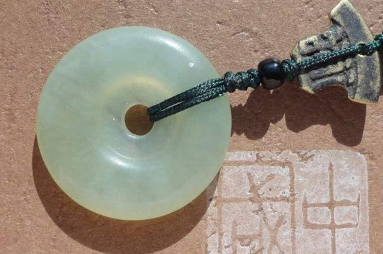 為什么岫玉越戴越?jīng)]光澤，岫玉保養(yǎng)的禁忌