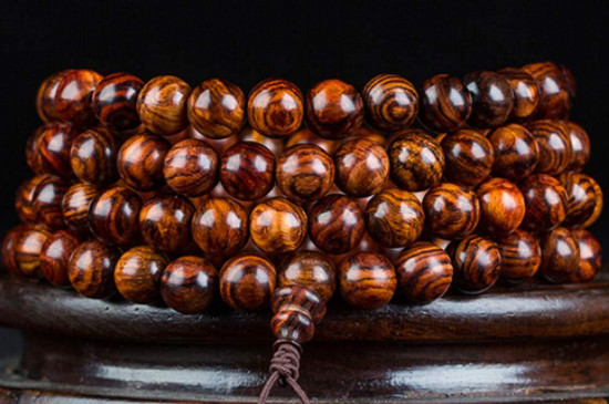 海南黃花梨手串怎么盤玩保養(yǎng)