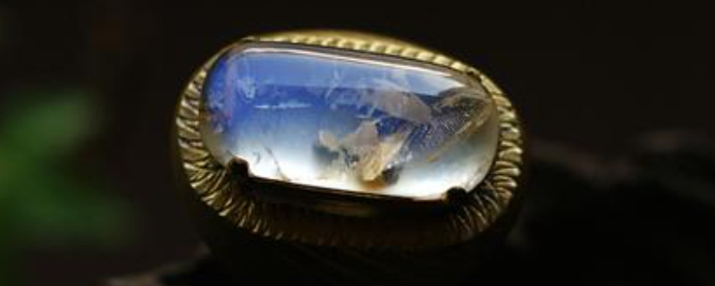 藍(lán)月光石什么人不能帶