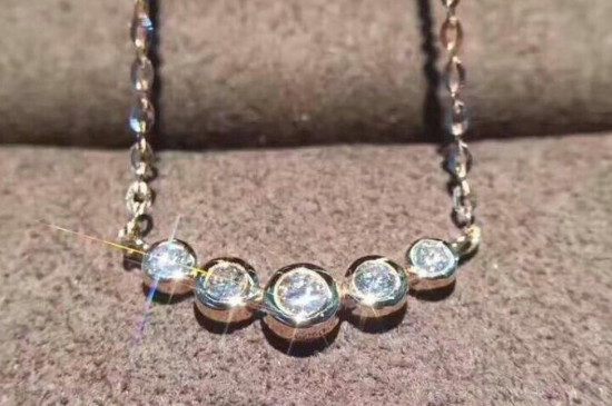 1克拉鉆石項(xiàng)鏈多少錢，基本5萬元起步