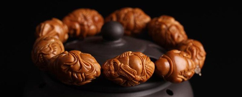 橄欖核手串需要經(jīng)常刷油嗎