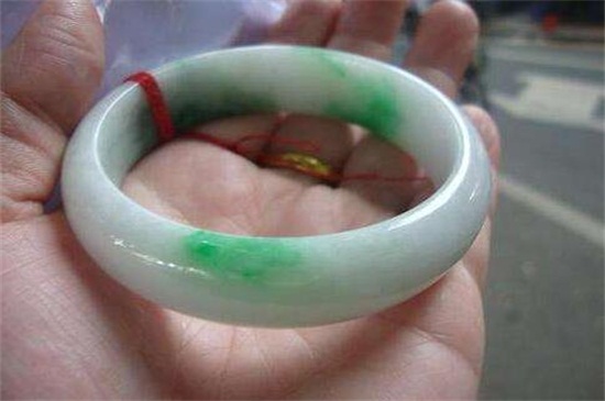 玉髓能盤出包漿嗎，玉髓的盤玩方法