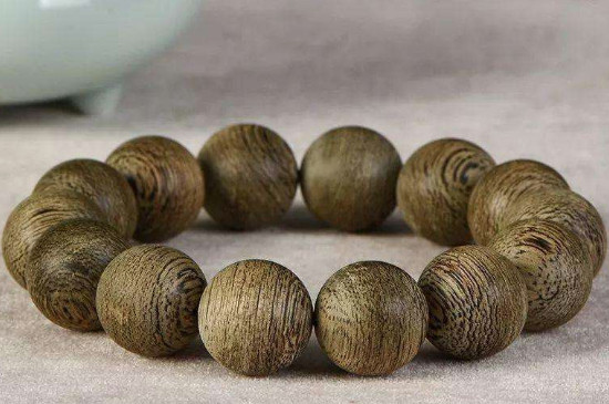 女生為何不適合戴沉香