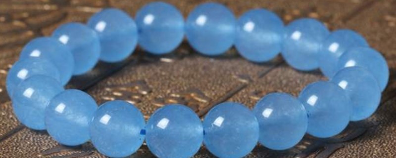 藍(lán)玉髓是染色的嗎