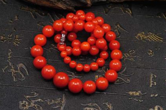 南紅瑪瑙和朱砂的區(qū)別