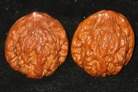 官帽核桃如何盤(pán)玩