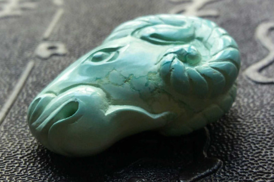 綠松石大汗發(fā)白可以盤回來嗎