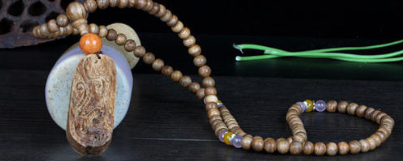 沉香吊墜貼身戴會掉色嗎