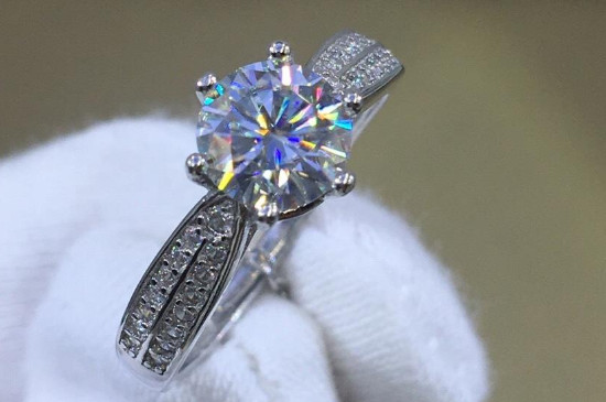 測(cè)鉆筆怎么區(qū)分鉆石跟莫桑石