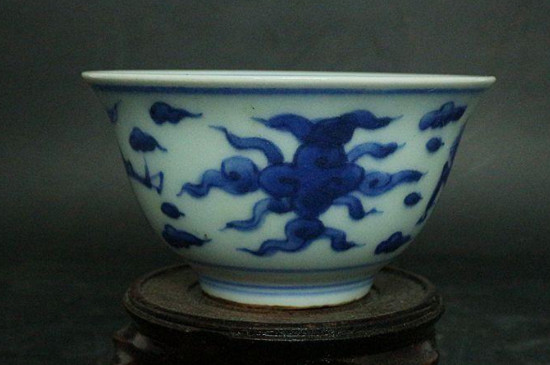 老瓷器的釉光特征