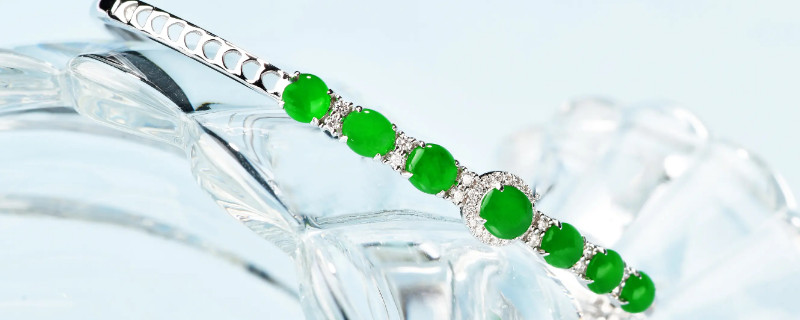 翡翠洗澡的時候需要摘下來嗎