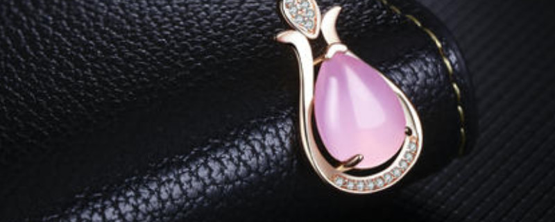 粉晶芙蓉石玉髓的區(qū)別