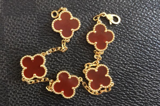 梵克雅寶是紅玉髓還是紅瑪瑙