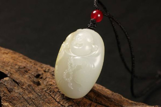 白玉可以戴著洗澡嗎