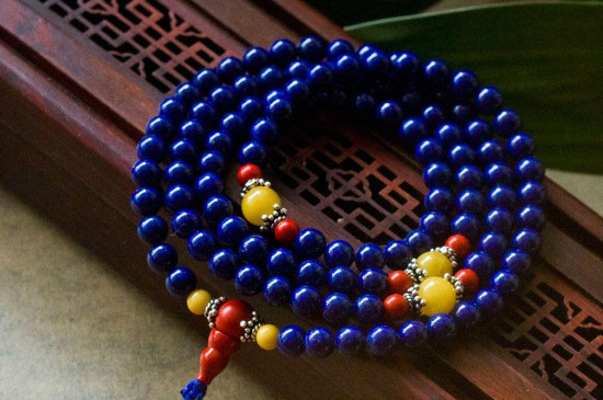 青金石能盤包漿嗎