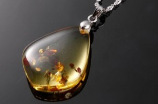 如何分辨琥珀真假