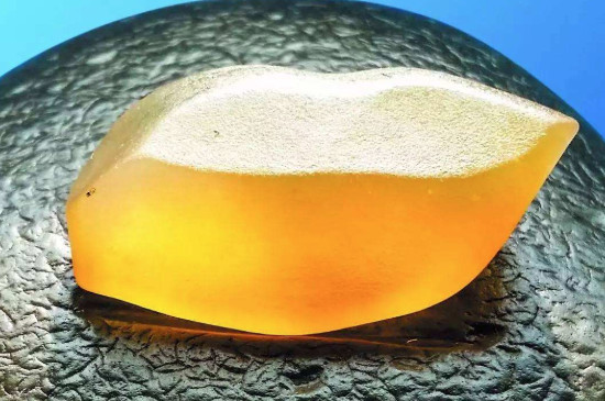 金絲玉可以戴著洗澡嗎