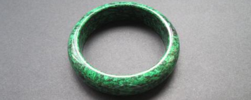 水沫玉手鐲也會(huì)越戴越潤(rùn)嗎