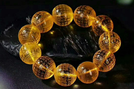 琥珀要怎么鑒定呢