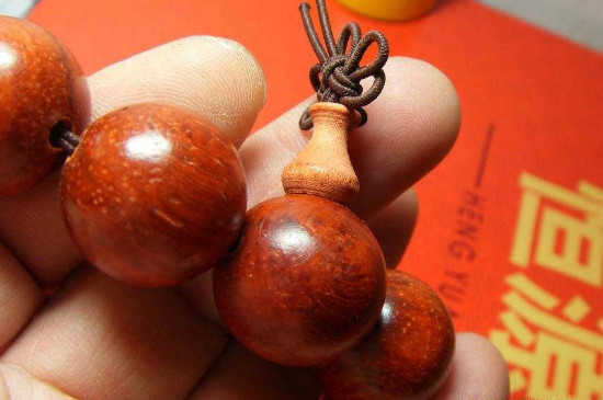 紅花梨手串怎么盤才會變成紅色