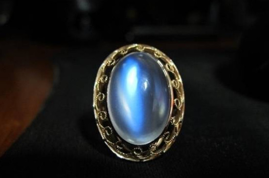 月光石真假的鑒別方法