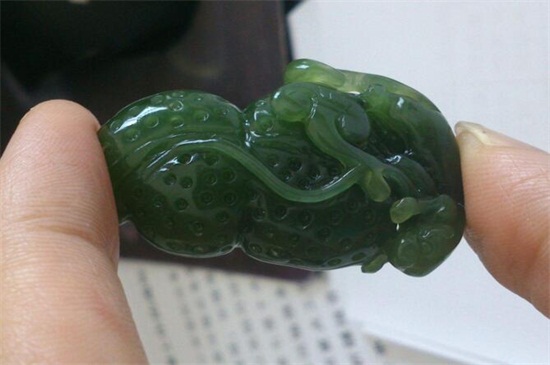 女人佩戴玉如意禁忌，女戴玉如意的注意事項