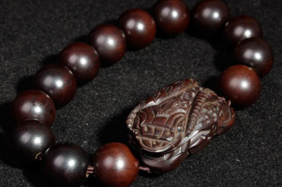 雷擊木手串鑒別方法