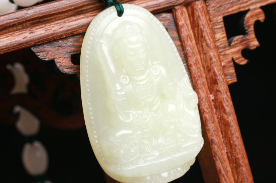 玉菩薩吊墜能隨便戴嗎