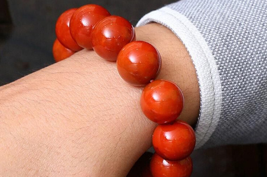 鑒別南紅瑪瑙最簡(jiǎn)單方法