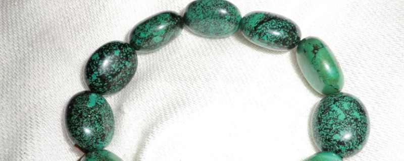 綠松石手串戴左手還是右手