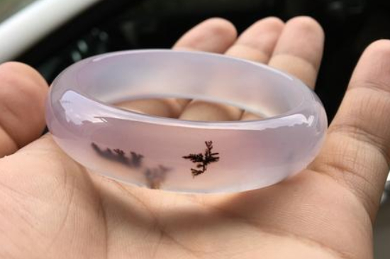 玉髓手鐲戴久了會有變化嗎