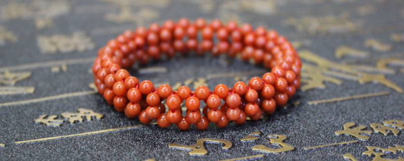 金發(fā)晶和什么一起佩戴最好