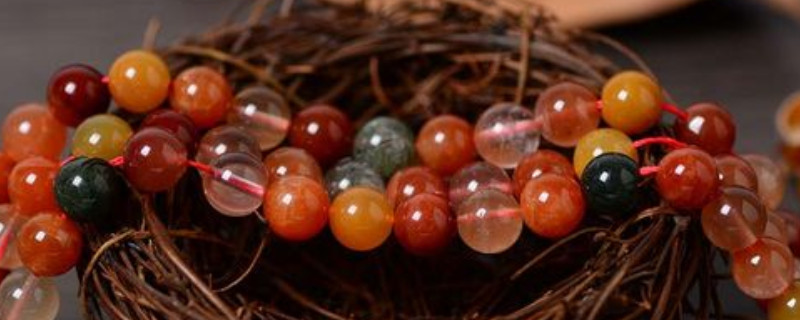 彩發(fā)晶戴左手還是右手