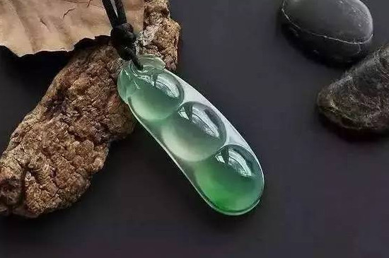 怎么判斷翡翠是內(nèi)裂還是紋