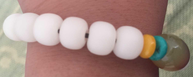白玉菩提會變色嗎