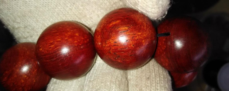 新小葉紫檀手串怎樣長期存放