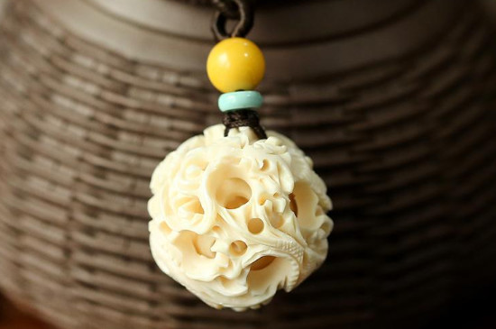 什么屬相不能佩戴象牙，申猴和酉雞不能戴象牙